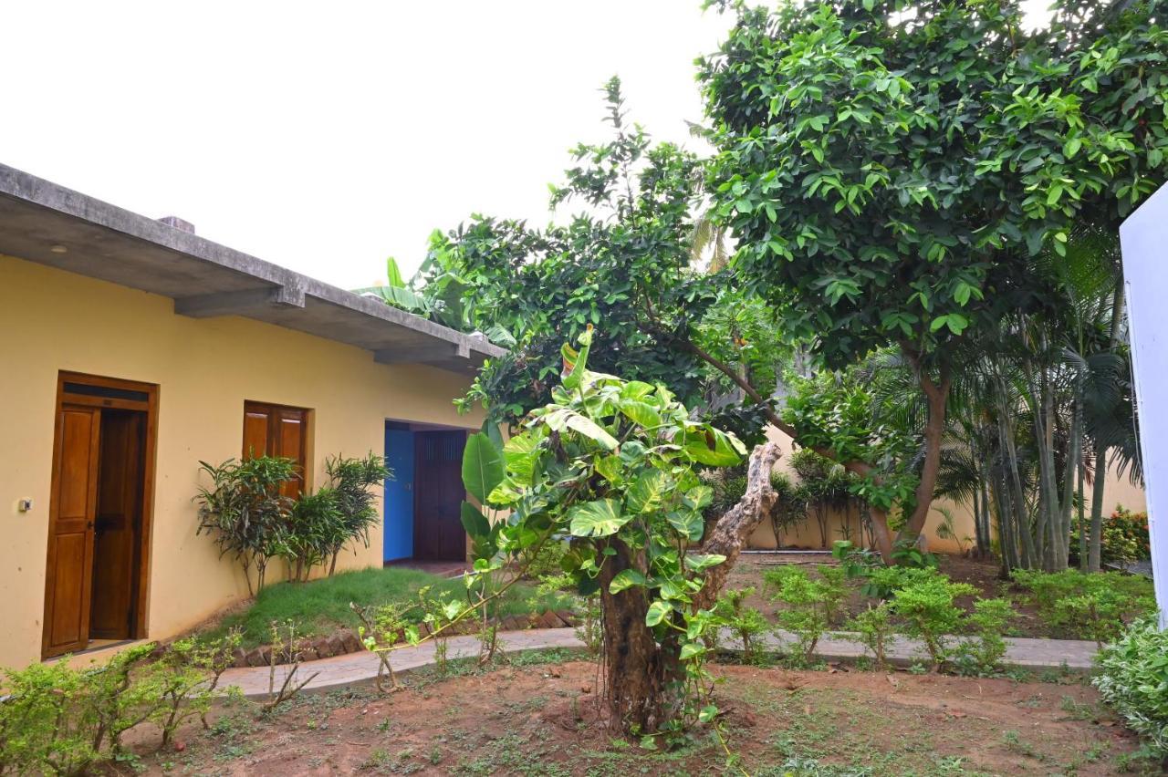Les Boganveillea Heritage Guest House Auroville Exterior foto