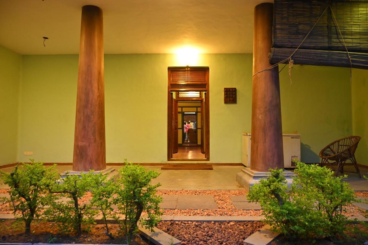 Les Boganveillea Heritage Guest House Auroville Exterior foto